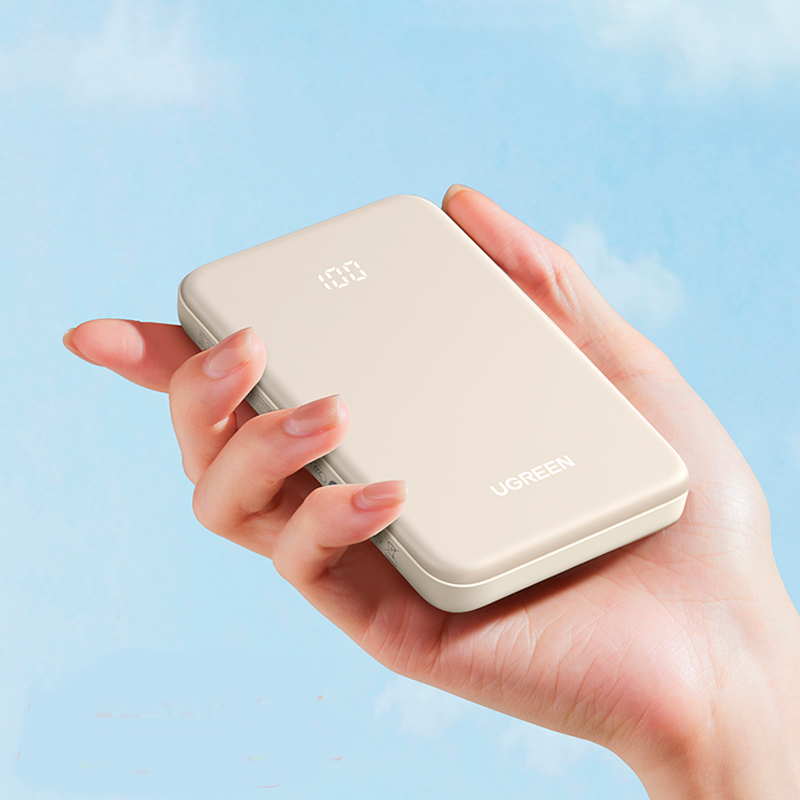 порты USB-C и USB-A павербанка UGREEN PB507
