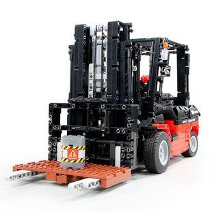Конструктор Mould King 13106 Вилковий навантажувач RC Forklift (1743 деталі, з пультом ДУ)